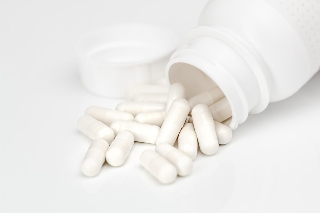 Amoxicillin and Clavulanate Potassium: How It Works and What Makes It Different