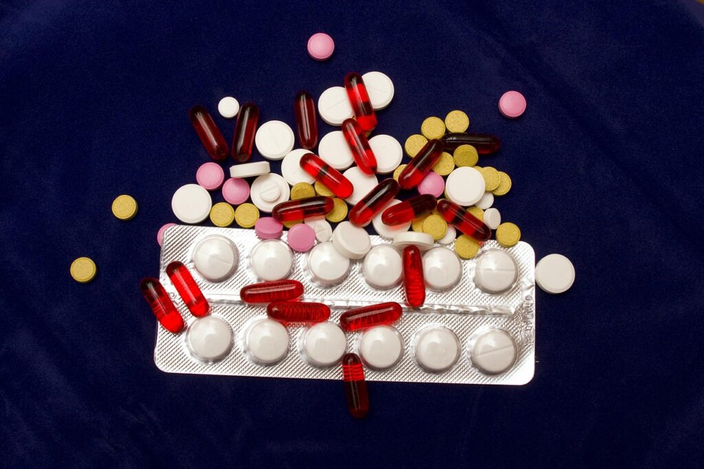 Amoxicillin Clavulanate vs Amoxicillin: Differences, Uses, and Which Is Better