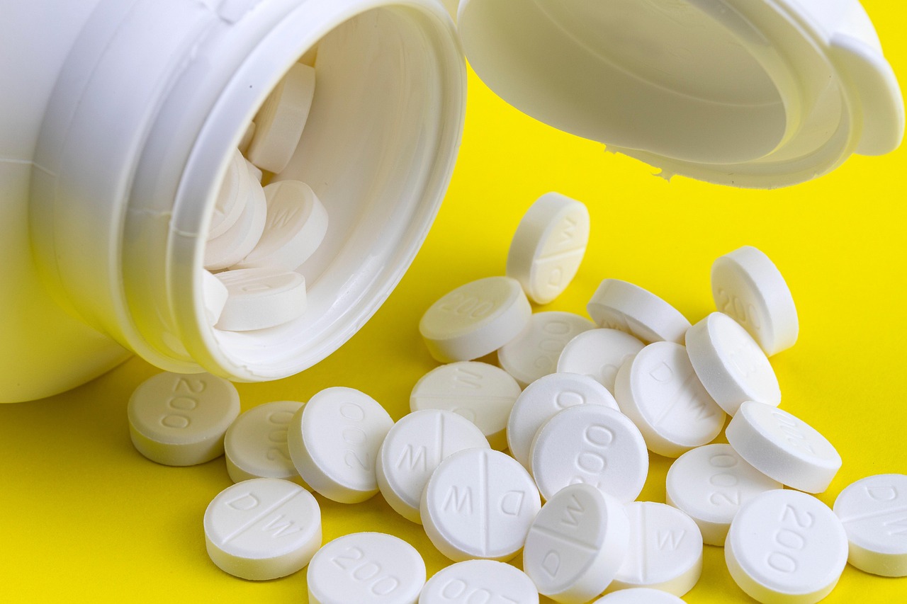 tablets, medicine, supplement, vitamin, pharmaceutical, cure, medical treatment, remedy, pill, prescription, medicine, medici