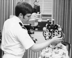 find pediatric eye doctor