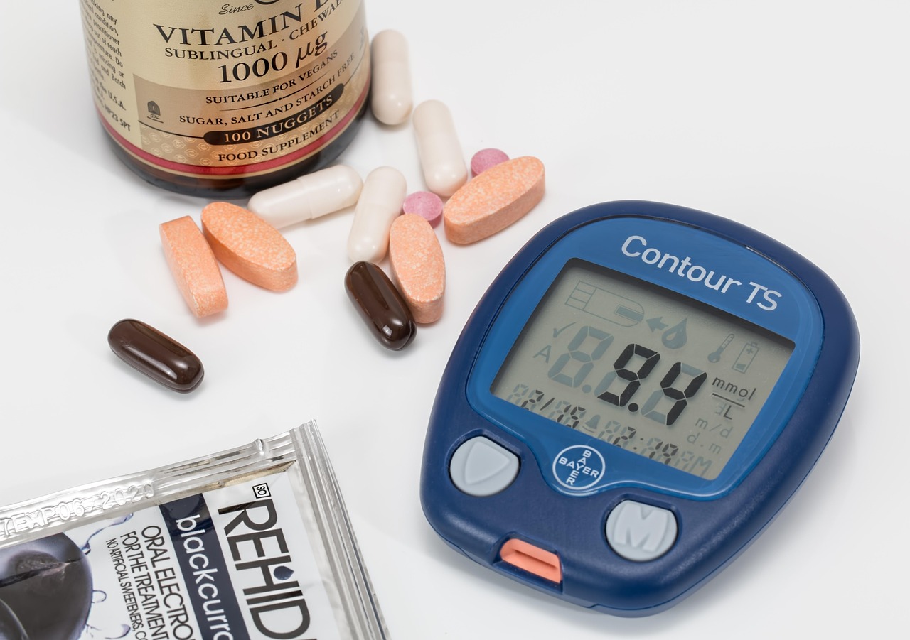Foods to Avoid When Taking Berberine: Supplement Diet Guide 3 diabetes, blood sugar, blood test, diabetic, insulin, meter, illness, hypoglycemia, rehydrate, pills, capsules, medicines, he