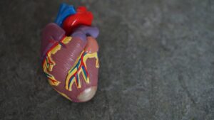 when to go to er for blood pressure
