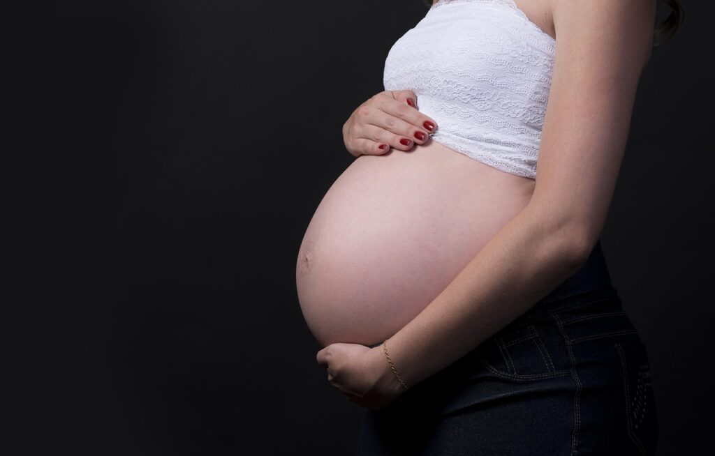 Is Benadryl Safe in Pregnancy? What the Guidance Actually Says